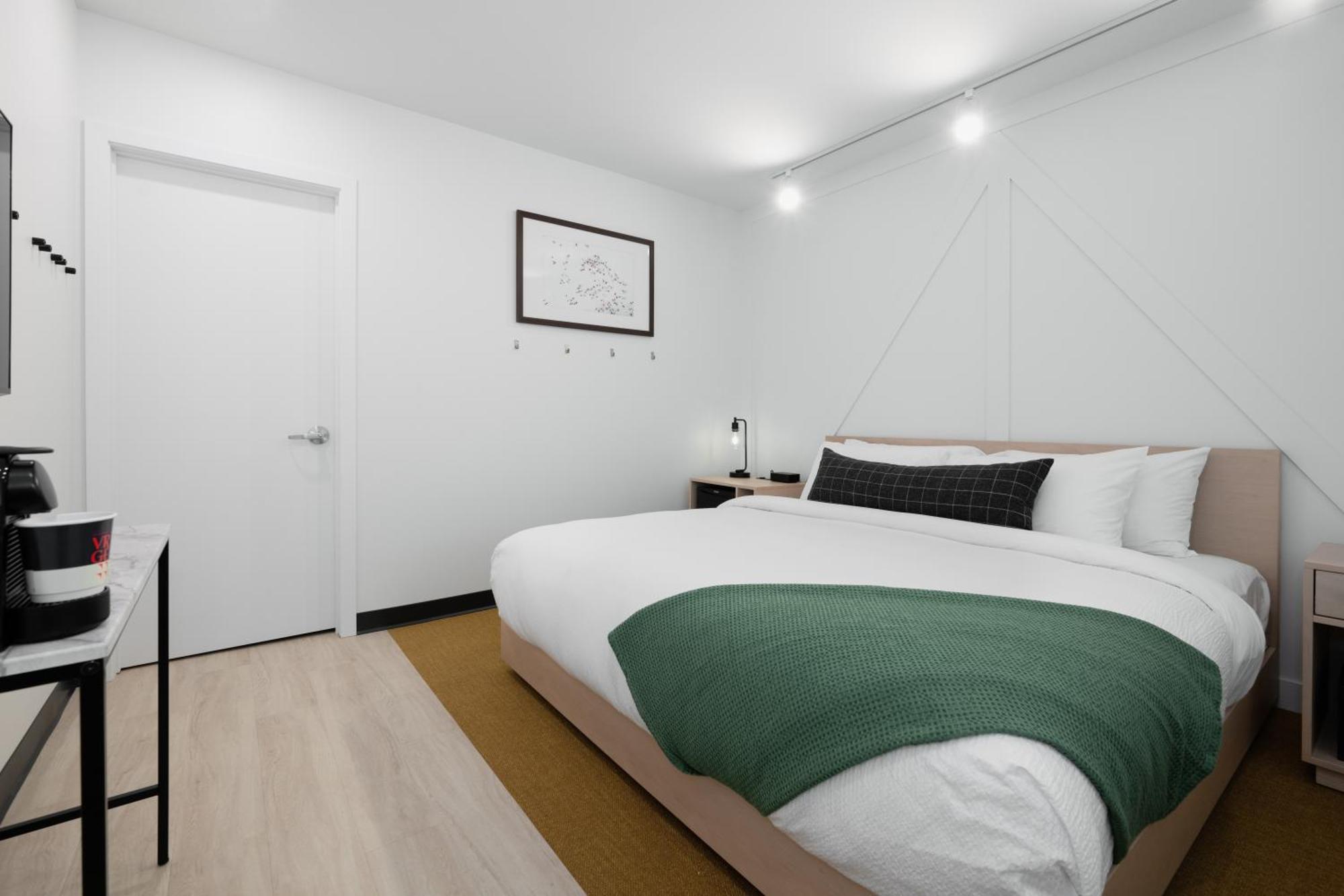 Vrge Revelstoke Hotell Exteriör bild