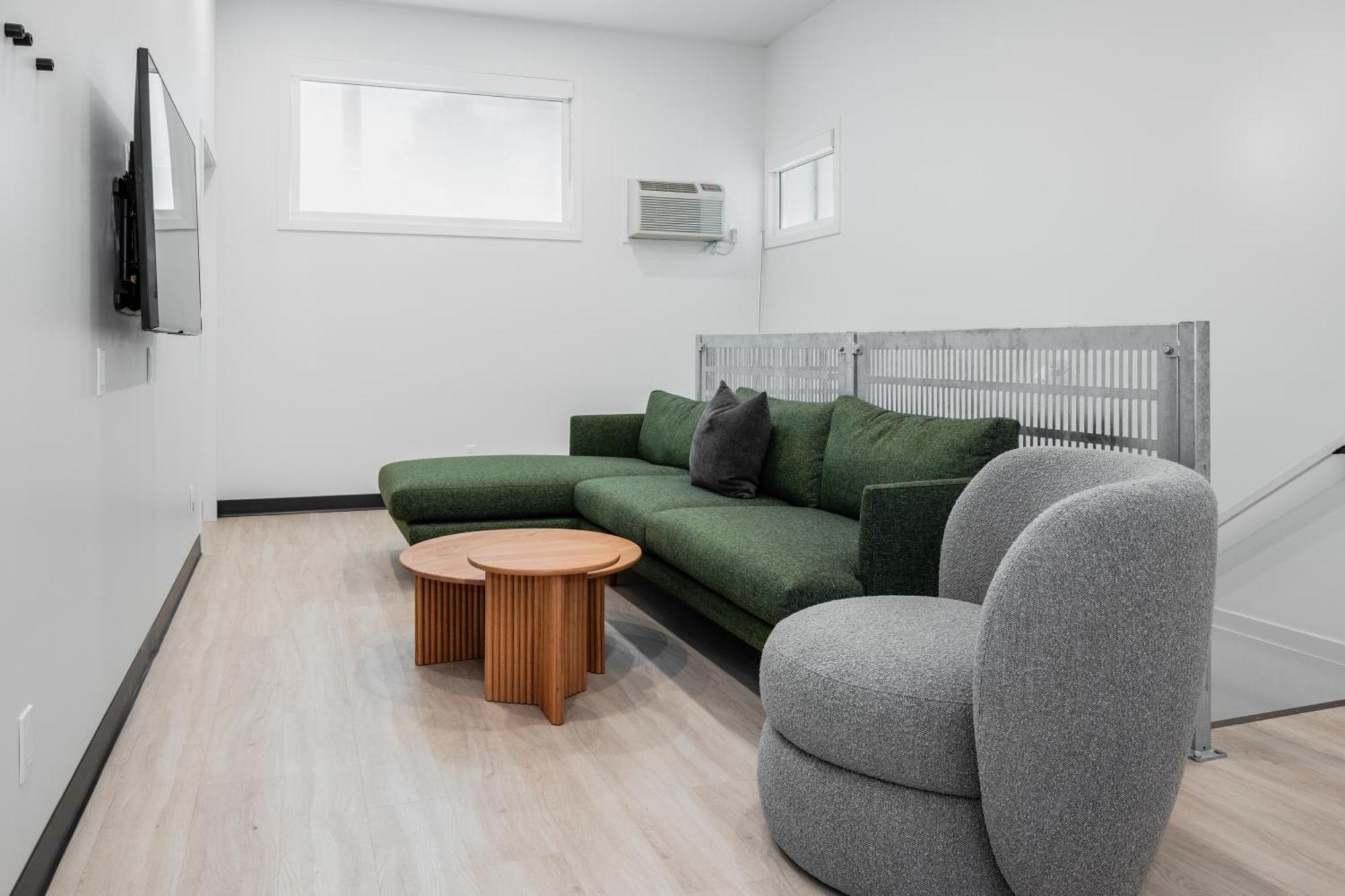 Vrge Revelstoke Hotell Exteriör bild